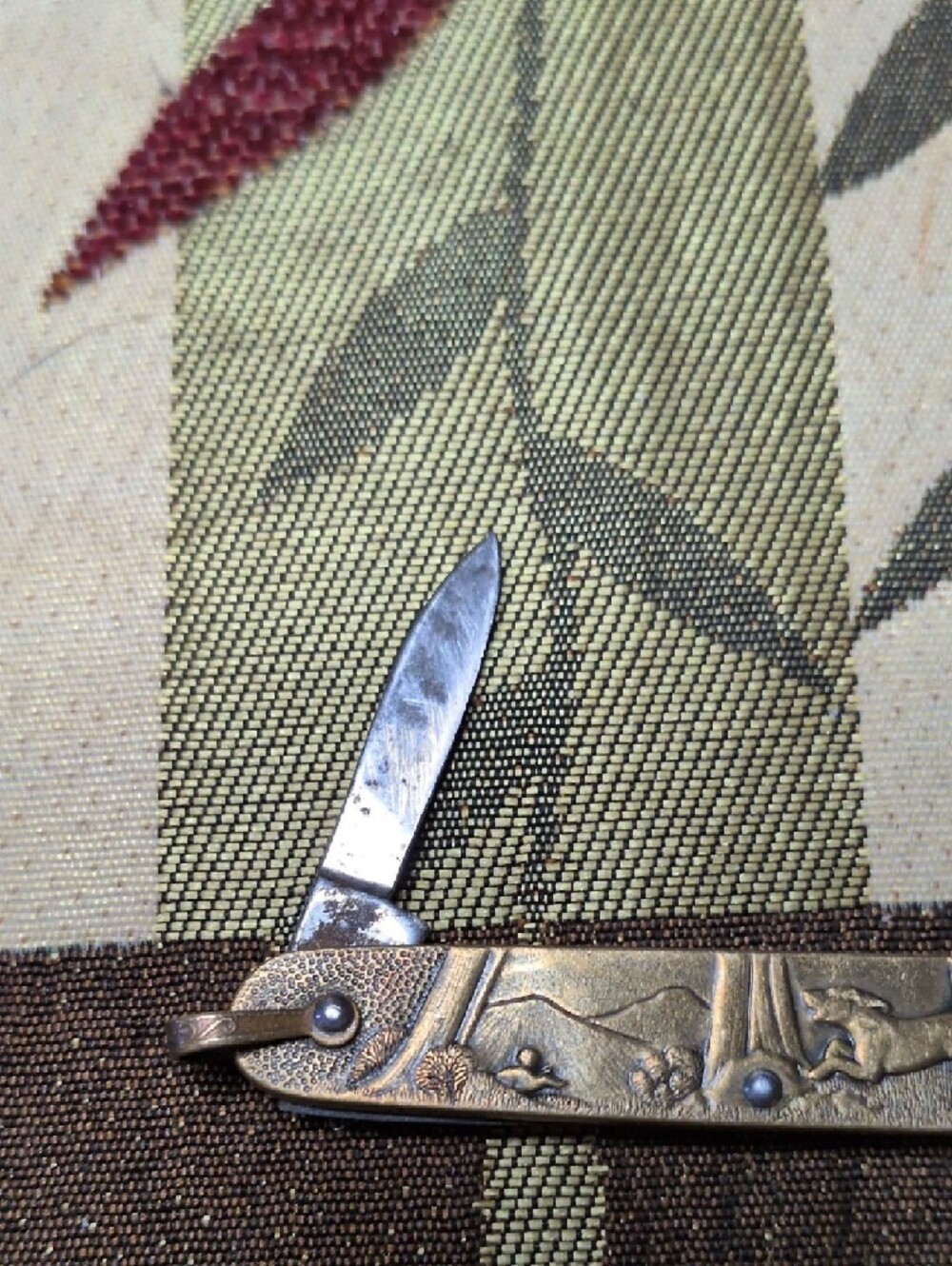 Men's Hunting-Scene Pocket Knife - Brass Tone, Dual Blade - Picture 5 of 5